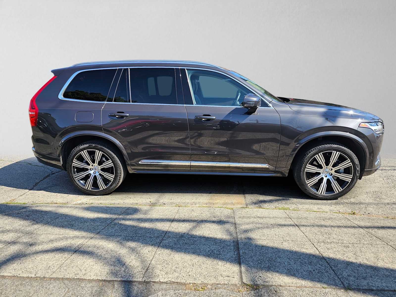 2023 Volvo XC90 Recharge Plug-In Hybrid Plus Bright Theme