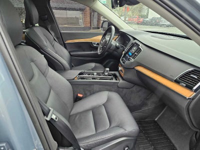 2023 Volvo XC90 Recharge Plug-In Hybrid Plus Dark Theme