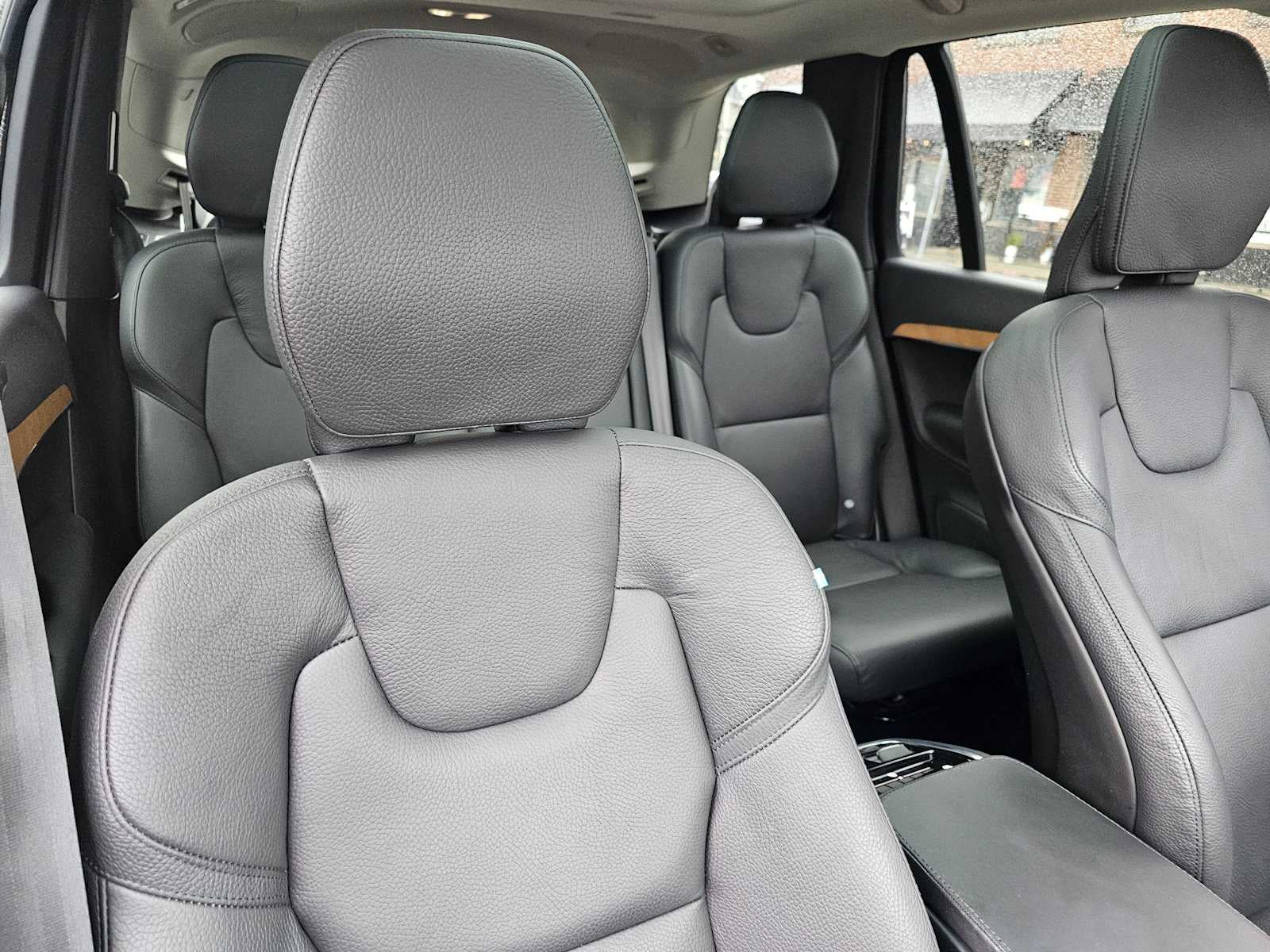 2023 Volvo XC90 Recharge Plug-In Hybrid Plus Dark Theme