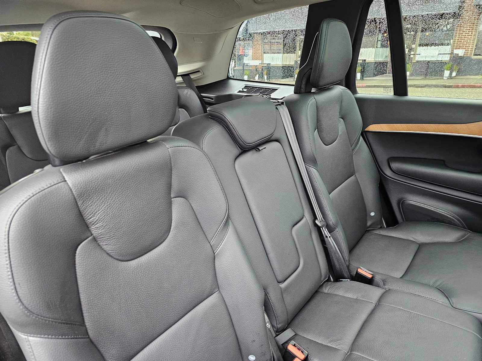 2023 Volvo XC90 Recharge Plug-In Hybrid Plus Dark Theme