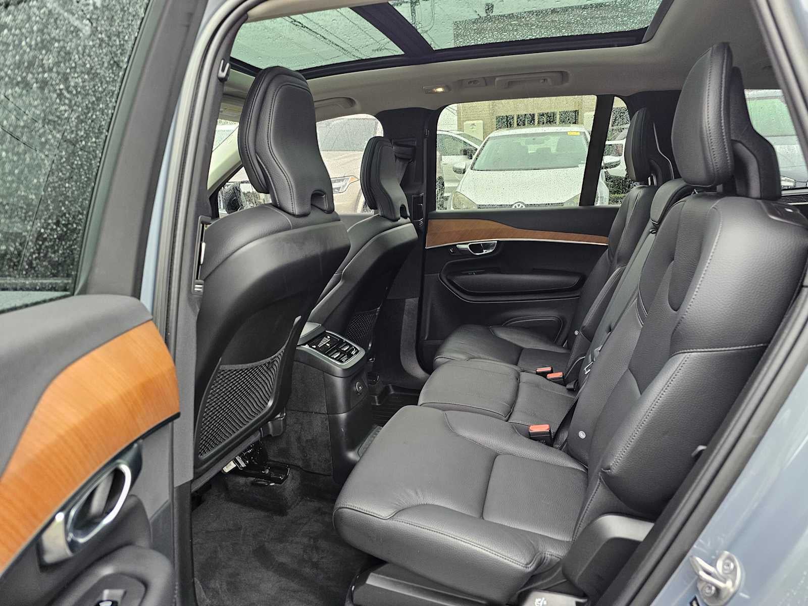 2023 Volvo XC90 Recharge Plug-In Hybrid Plus Dark Theme