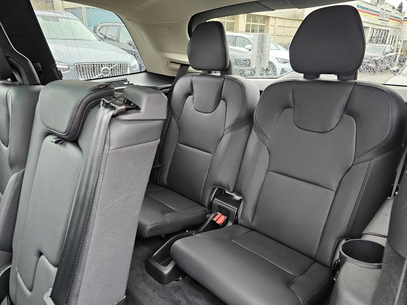 2023 Volvo XC90 Recharge Plug-In Hybrid Plus Dark Theme