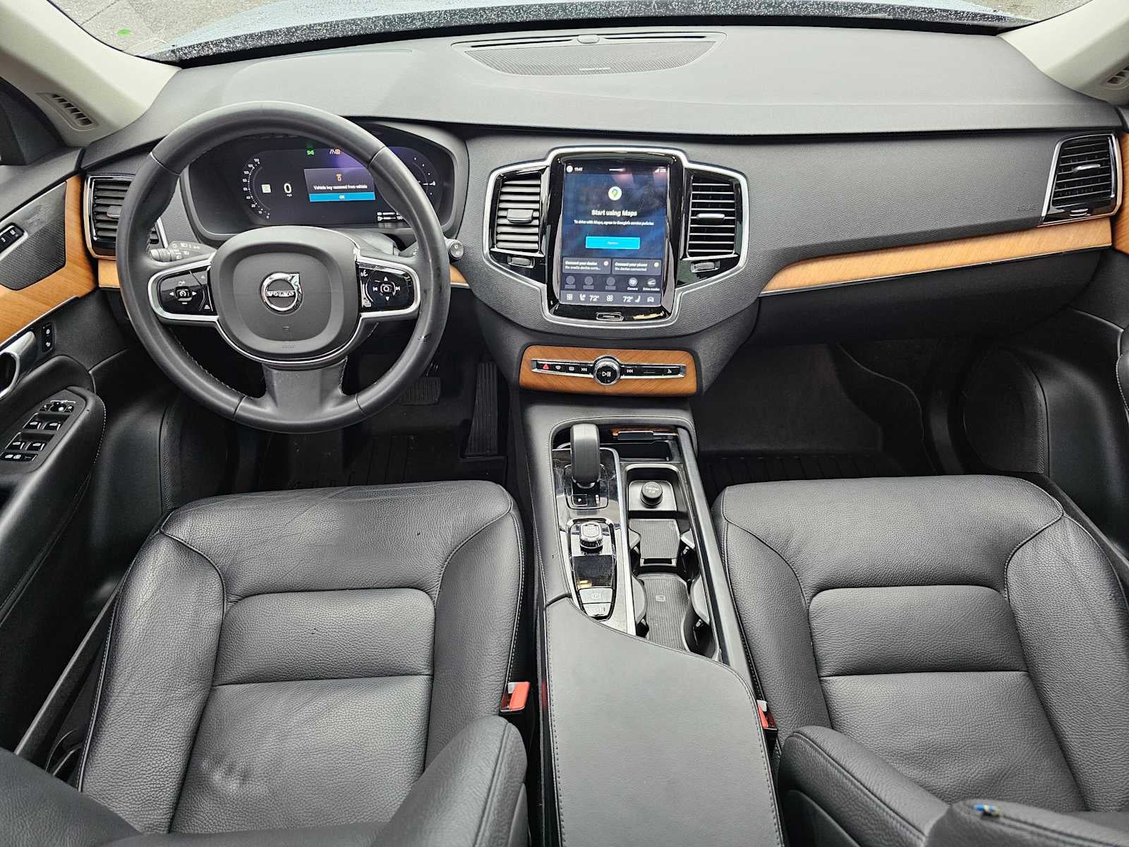 2023 Volvo XC90 Recharge Plug-In Hybrid Plus Dark Theme