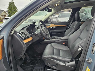 2023 Volvo XC90 Recharge Plug-In Hybrid Plus Dark Theme