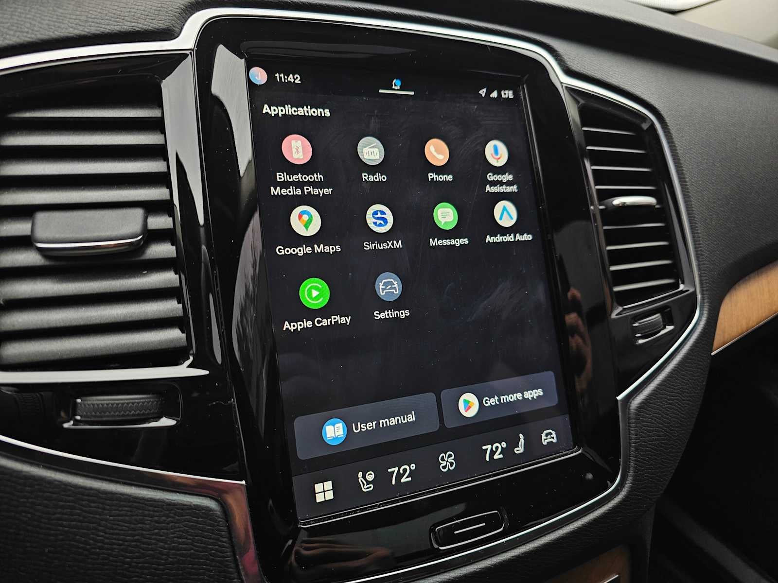 2023 Volvo XC90 Recharge Plug-In Hybrid Plus Dark Theme