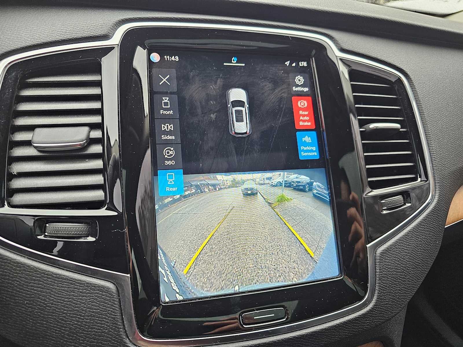 2023 Volvo XC90 Recharge Plug-In Hybrid Plus Dark Theme