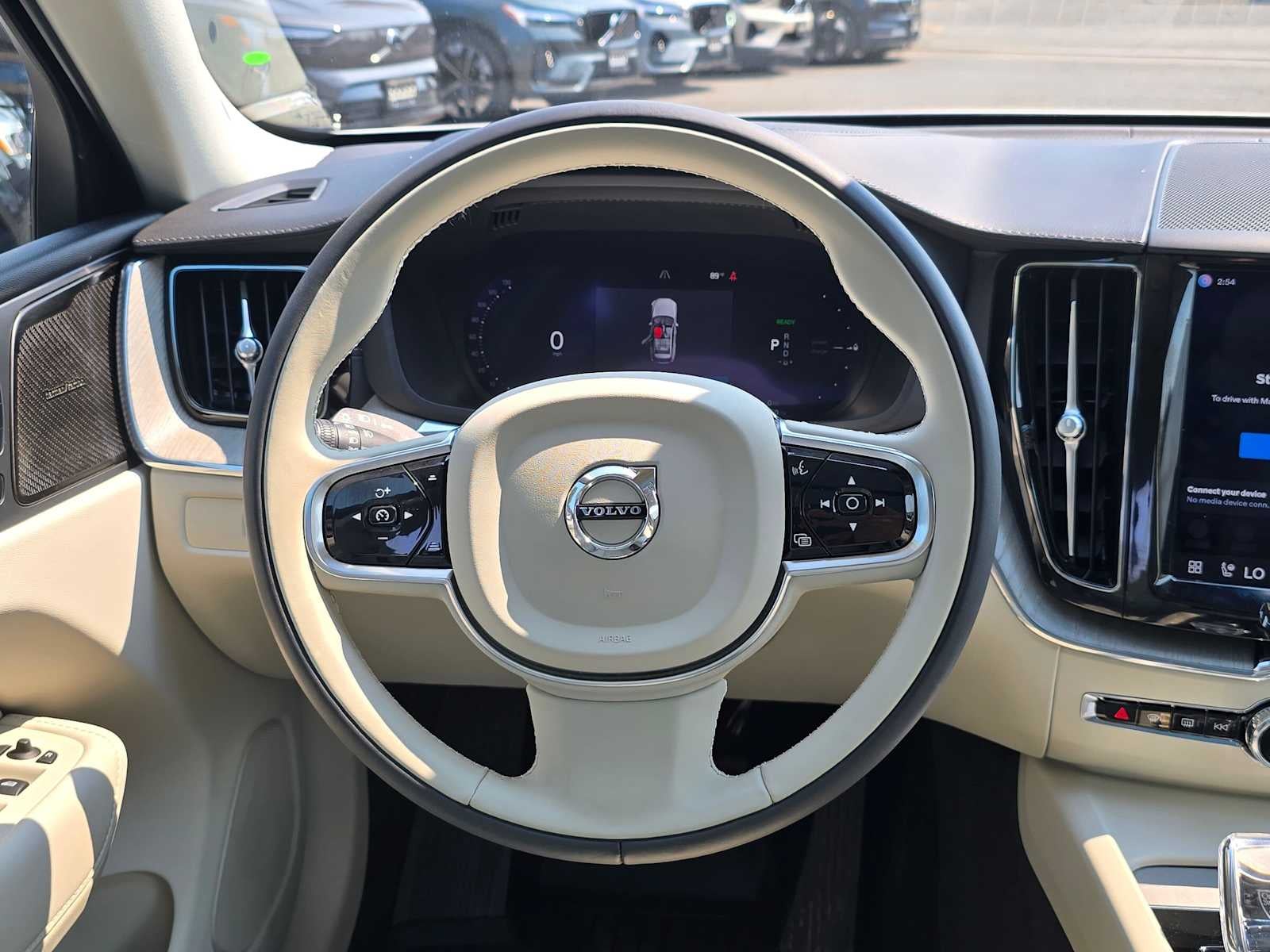 2023 Volvo XC60 Recharge Plug-In Hybrid Ultimate Bright Theme