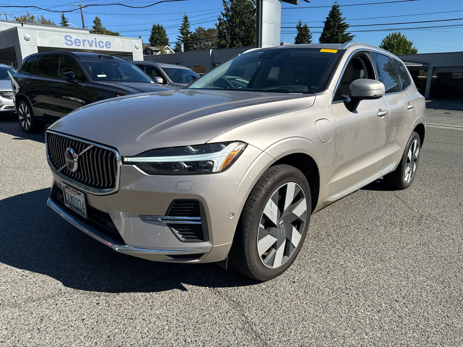 2023 Volvo XC60 Recharge Plug-In Hybrid Ultimate Bright Theme