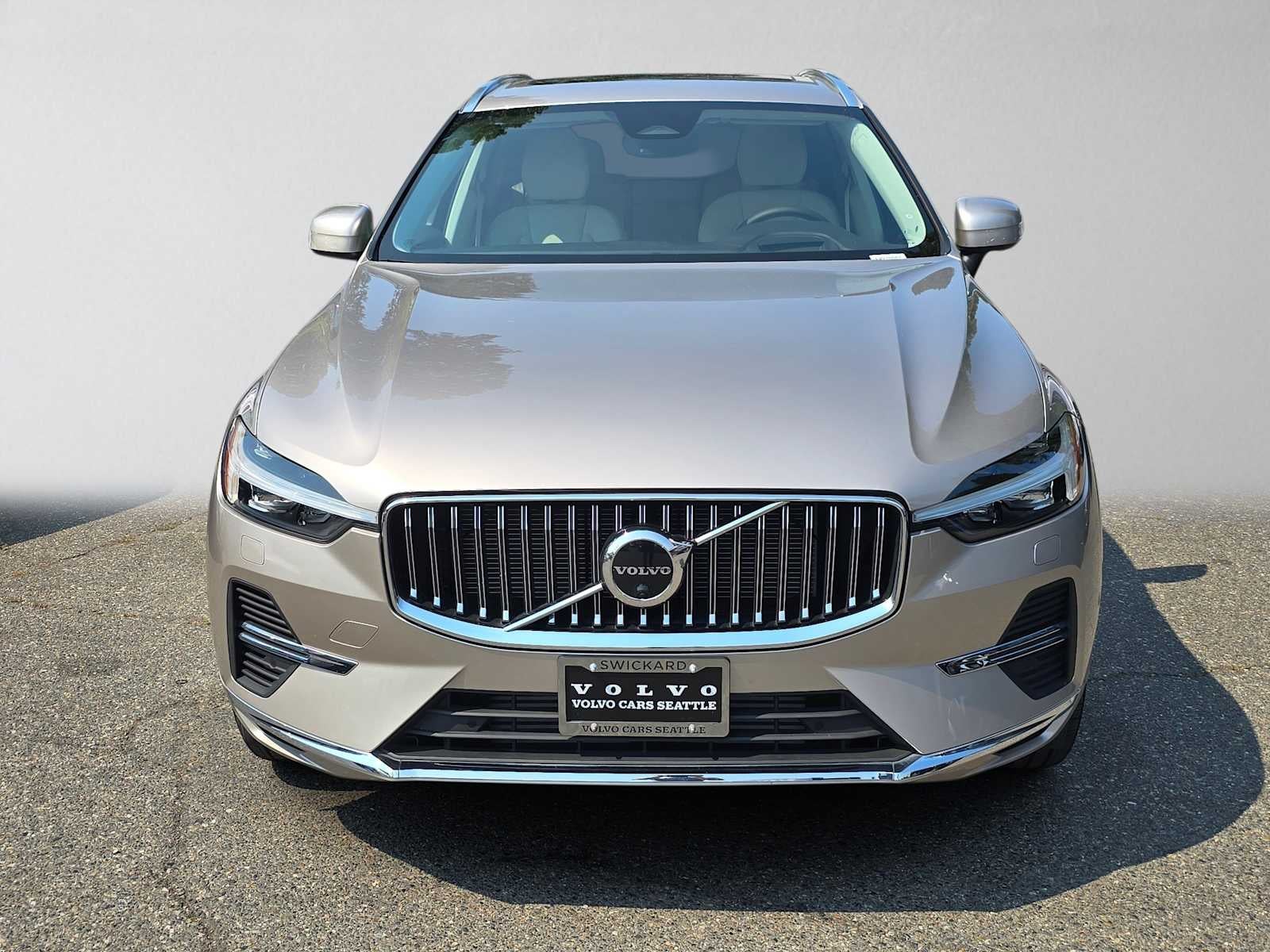 2023 Volvo XC60 Recharge Plug-In Hybrid Ultimate Bright Theme