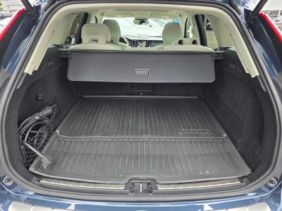 2024 Volvo XC60 Recharge Plug-In Hybrid Plus Dark Theme