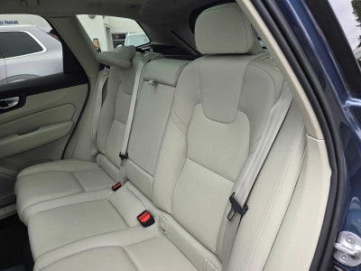 2024 Volvo XC60 Recharge Plug-In Hybrid Plus Dark Theme