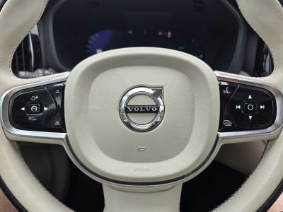 2024 Volvo XC60 Recharge Plug-In Hybrid Plus Dark Theme