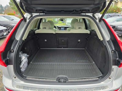 2024 Volvo XC60 Recharge Plug-In Hybrid Plus Dark Theme