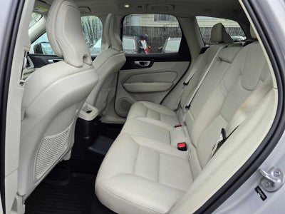 2024 Volvo XC60 Recharge Plug-In Hybrid Plus Dark Theme