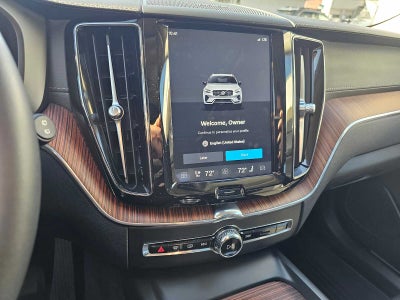 2024 Volvo XC60 Recharge Plug-In Hybrid Ultimate Dark Theme