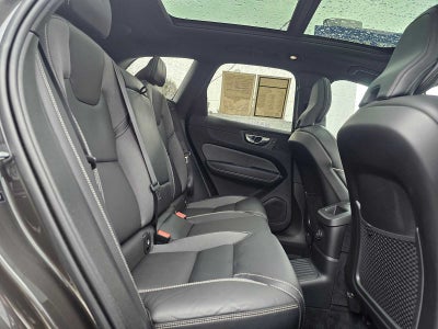 2022 Volvo XC60 Recharge Plug-In Hybrid R-Design
