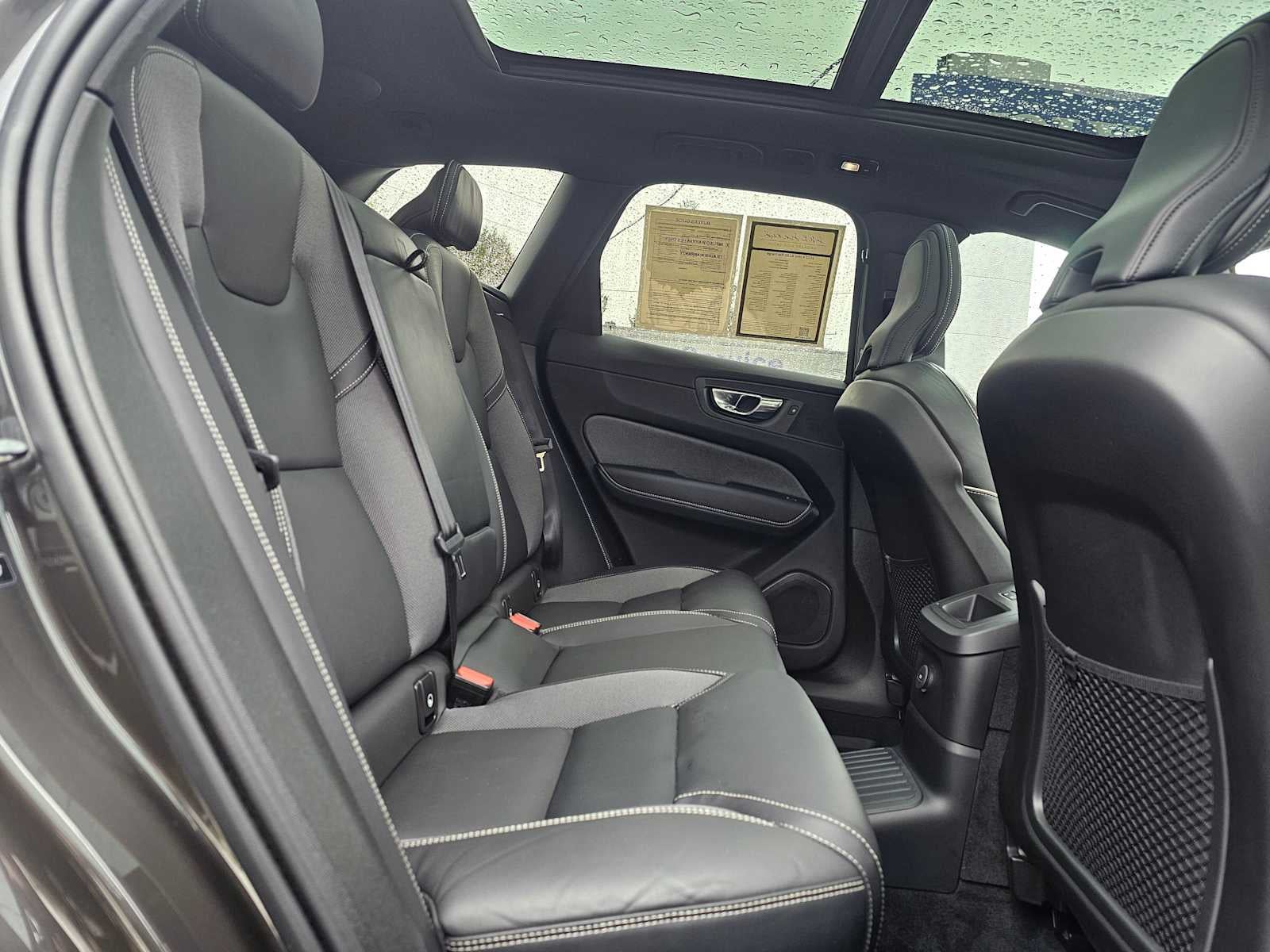 2022 Volvo XC60 Recharge Plug-In Hybrid R-Design