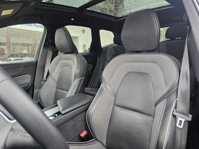 2022 Volvo XC60 Recharge Plug-In Hybrid R-Design