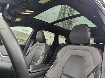 2022 Volvo XC60 Recharge Plug-In Hybrid R-Design