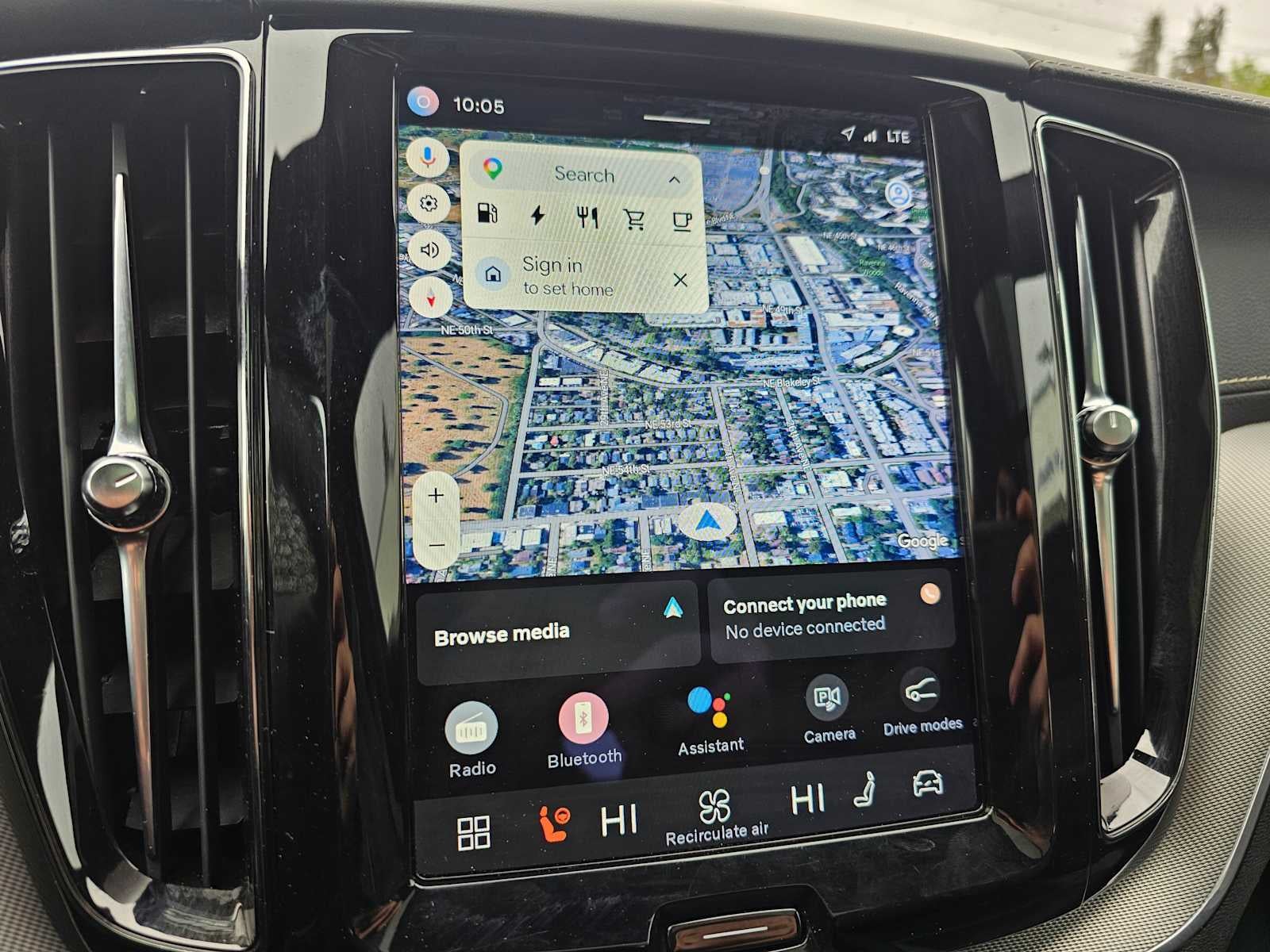 2022 Volvo XC60 Recharge Plug-In Hybrid R-Design