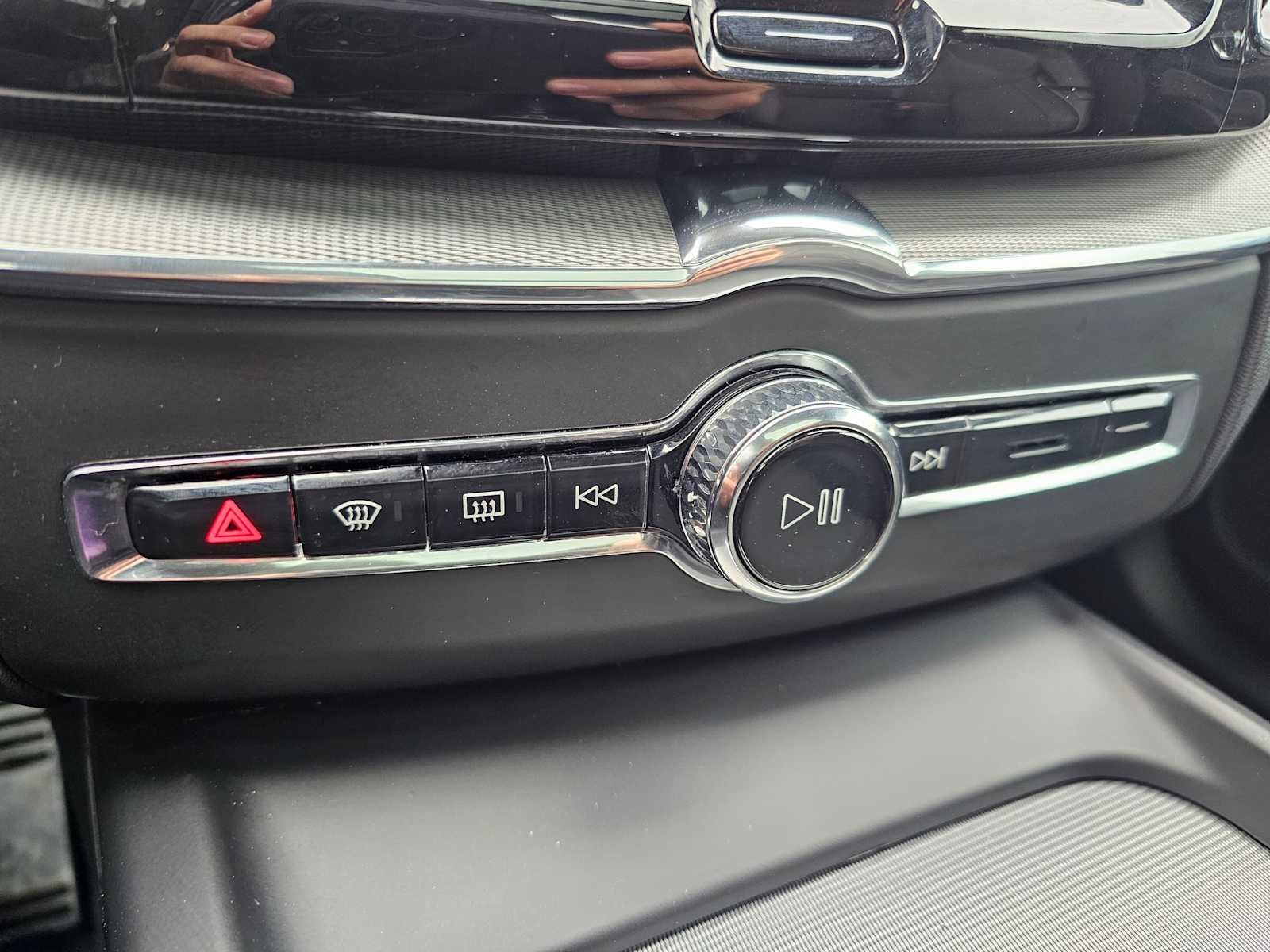 2022 Volvo XC60 Recharge Plug-In Hybrid R-Design