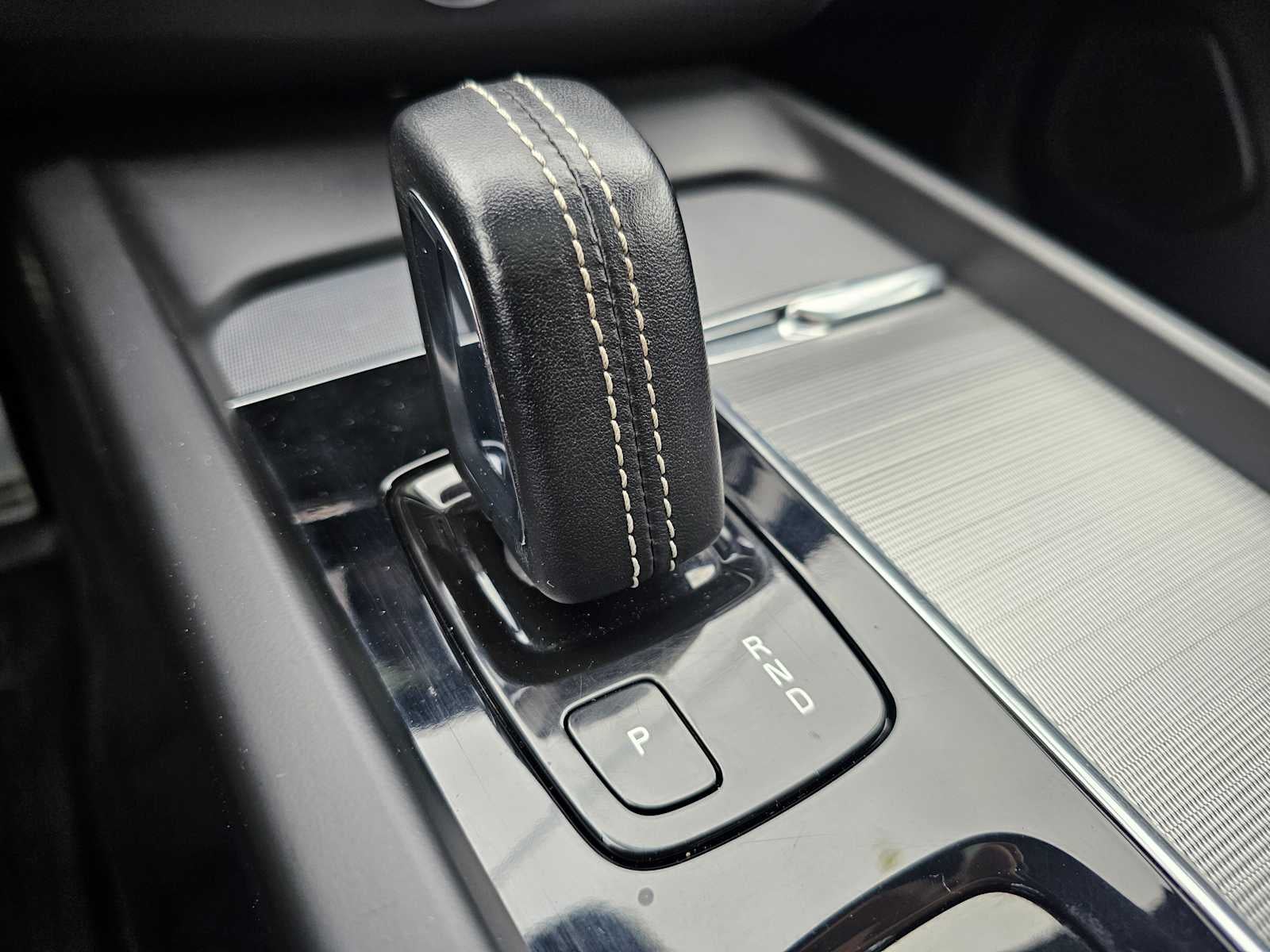 2022 Volvo XC60 Recharge Plug-In Hybrid R-Design