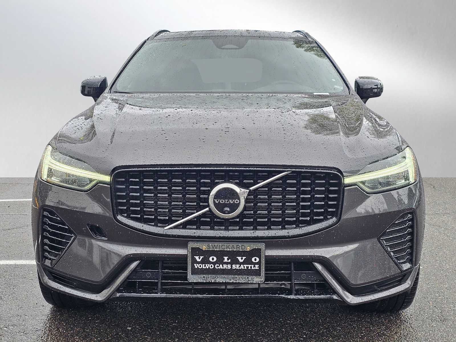 2022 Volvo XC60 Recharge Plug-In Hybrid R-Design