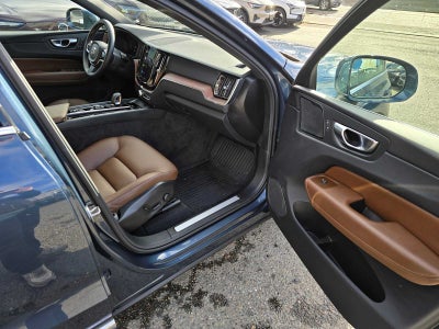 2023 Volvo XC60 Recharge Plug-In Hybrid Plus Bright Theme