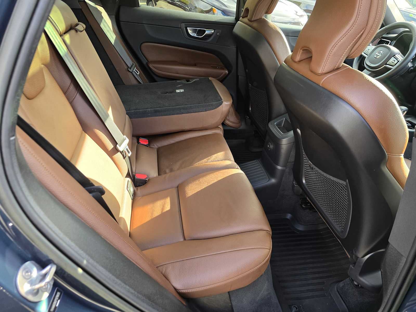 2023 Volvo XC60 Recharge Plug-In Hybrid Plus Bright Theme