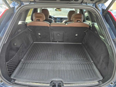 2023 Volvo XC60 Recharge Plug-In Hybrid Plus Bright Theme