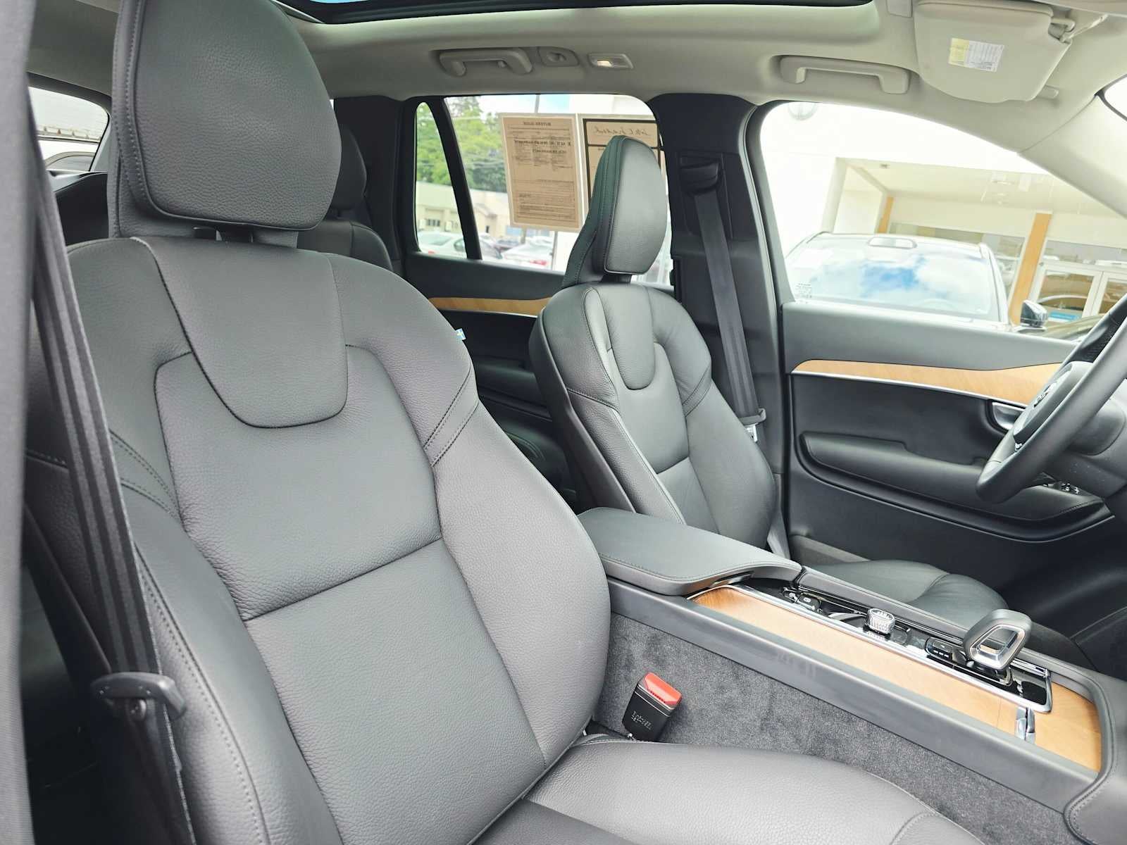 2025 Volvo XC90 Plug-In Hybrid Plus