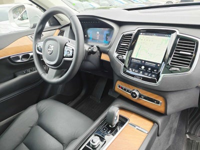 2025 Volvo XC90 Plug-In Hybrid Plus