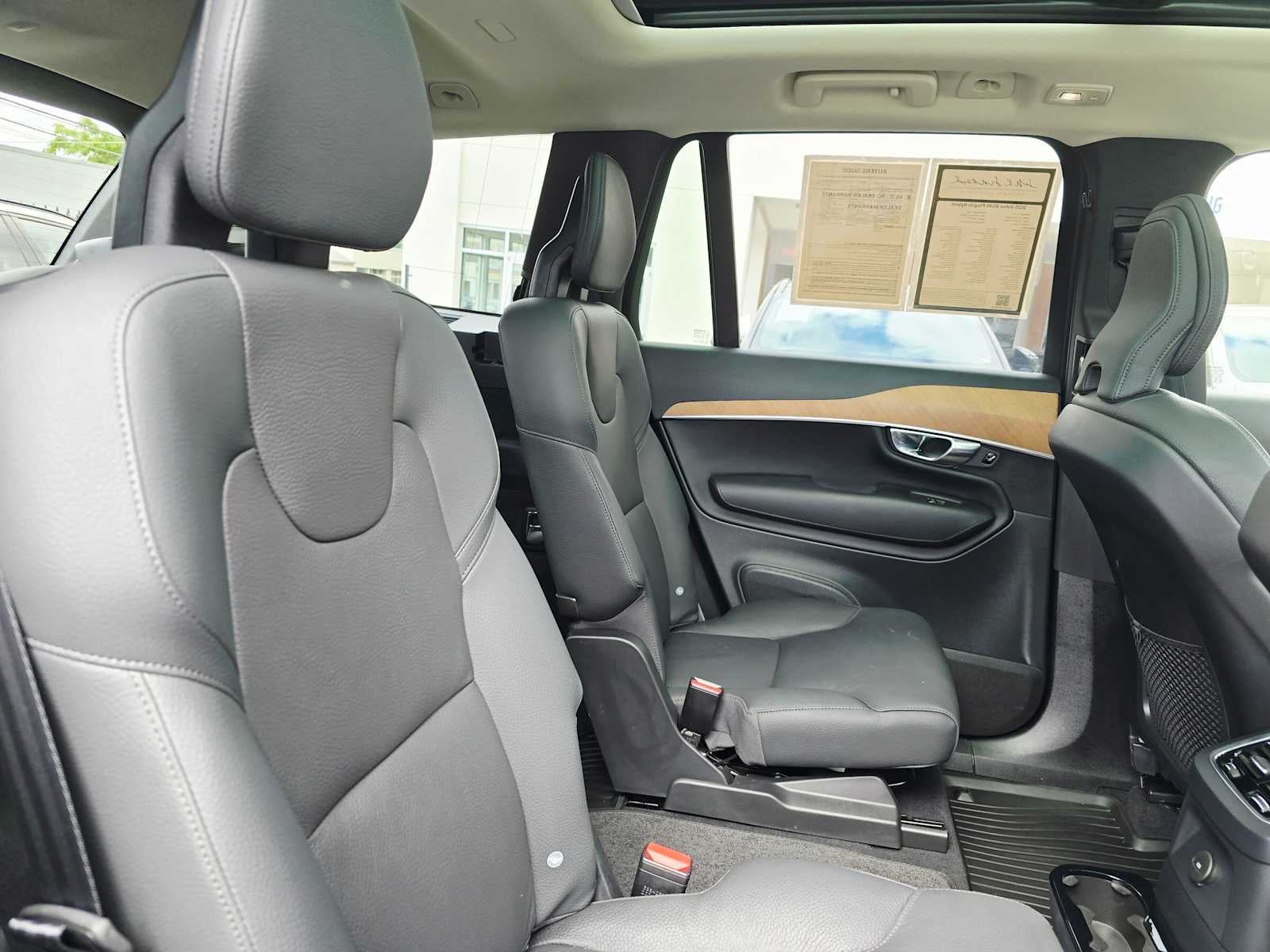 2025 Volvo XC90 Plug-In Hybrid Plus