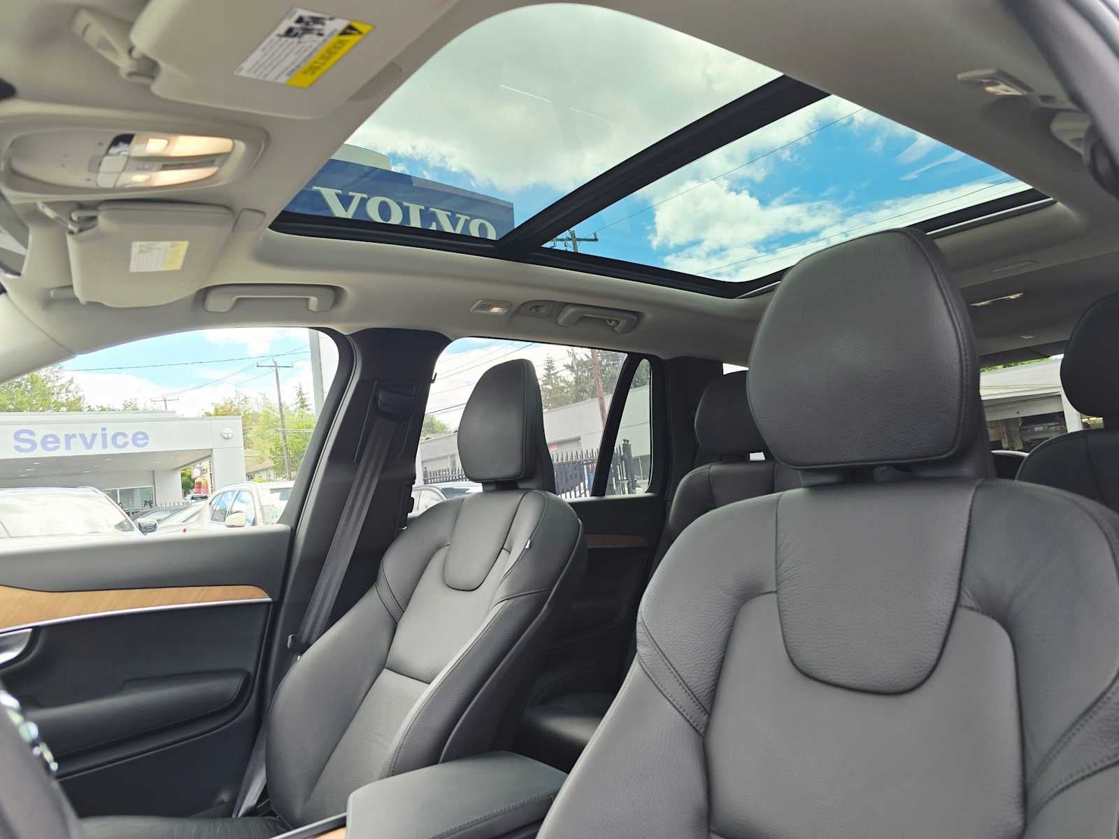 2025 Volvo XC90 Plug-In Hybrid Plus