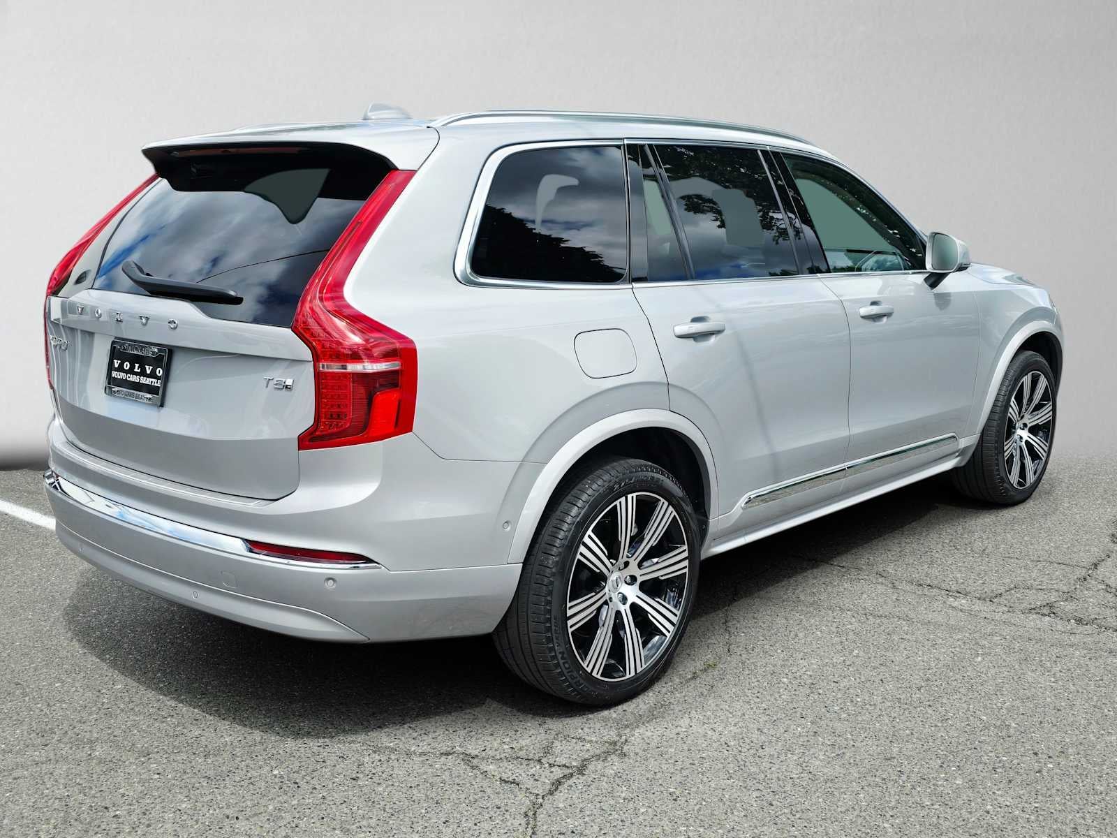 2025 Volvo XC90 Plug-In Hybrid Plus