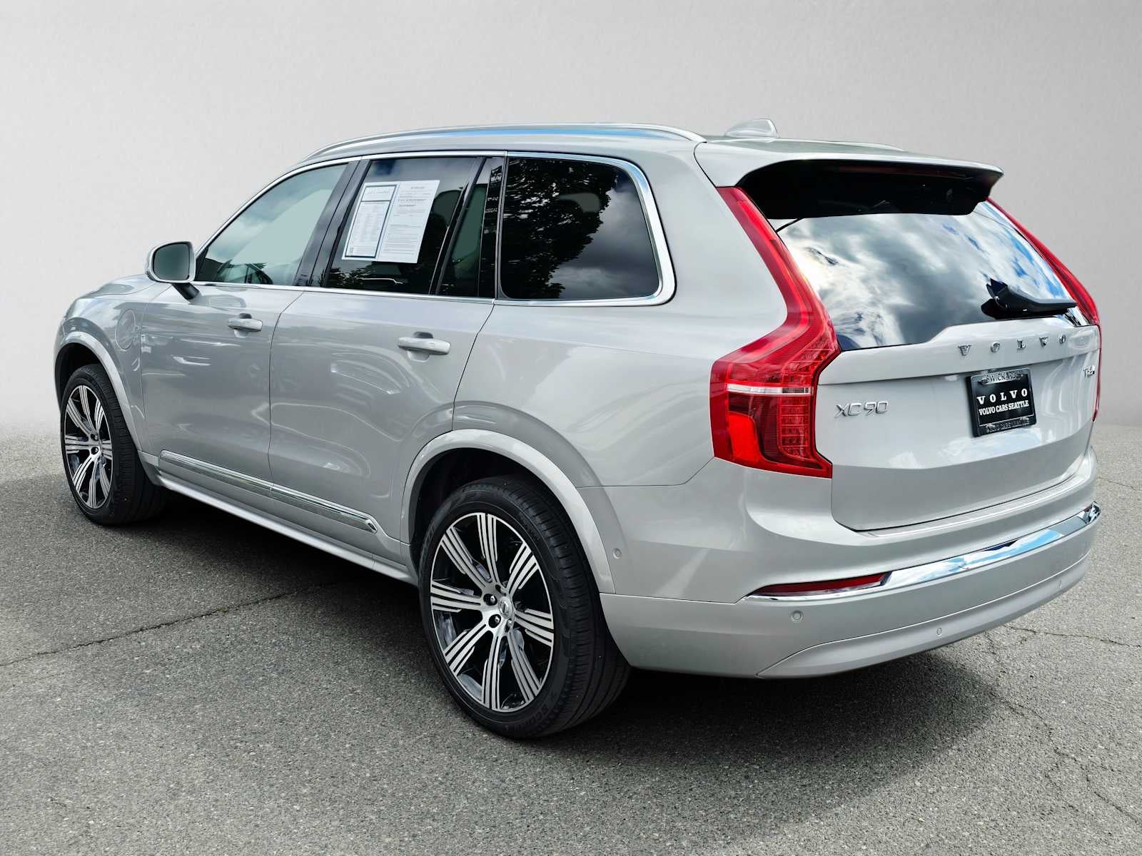 2025 Volvo XC90 Plug-In Hybrid Plus