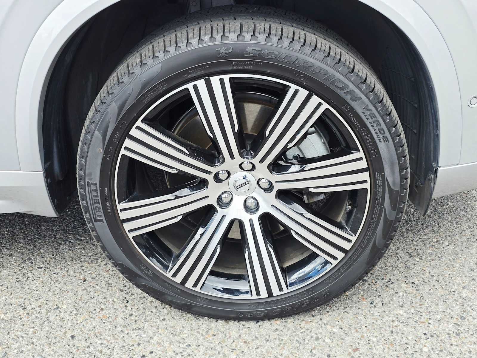 2025 Volvo XC90 Plug-In Hybrid Plus