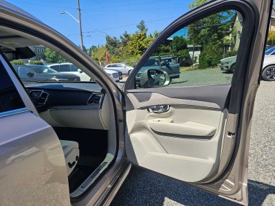 2025 Volvo XC90 Plug-In Hybrid Plus