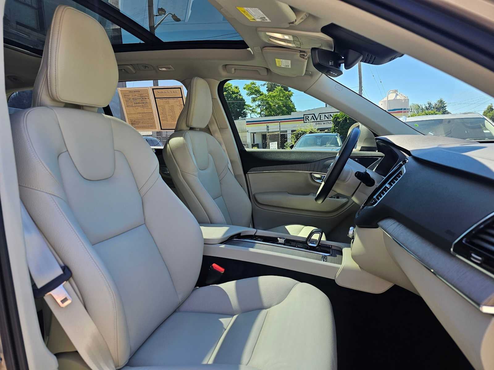 2025 Volvo XC90 Plug-In Hybrid Plus