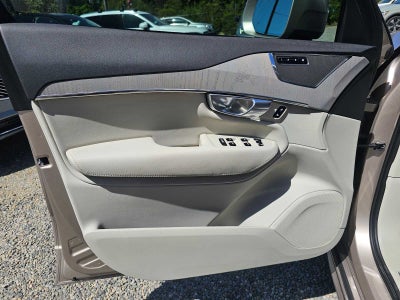 2025 Volvo XC90 Plug-In Hybrid Plus