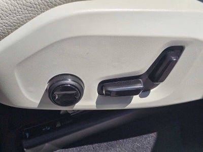 2025 Volvo XC90 Plug-In Hybrid Plus