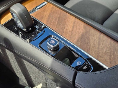 2025 Volvo XC90 Plug-In Hybrid Plus