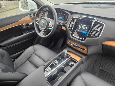 2025 Volvo XC90 Plug-In Hybrid Plus