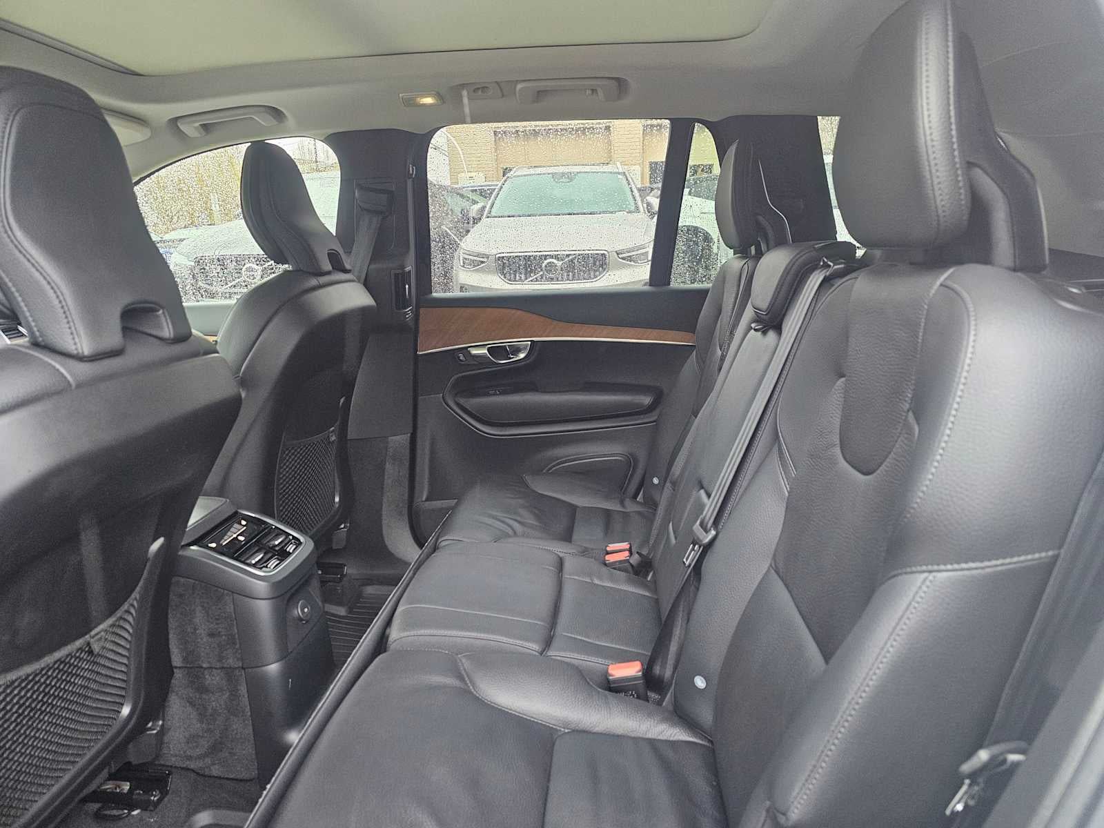 2025 Volvo XC90 Plug-In Hybrid Plus