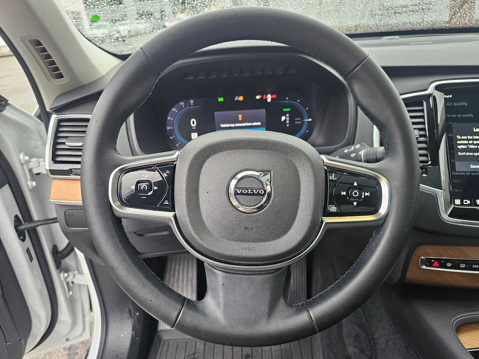 2025 Volvo XC90 Plug-In Hybrid Plus