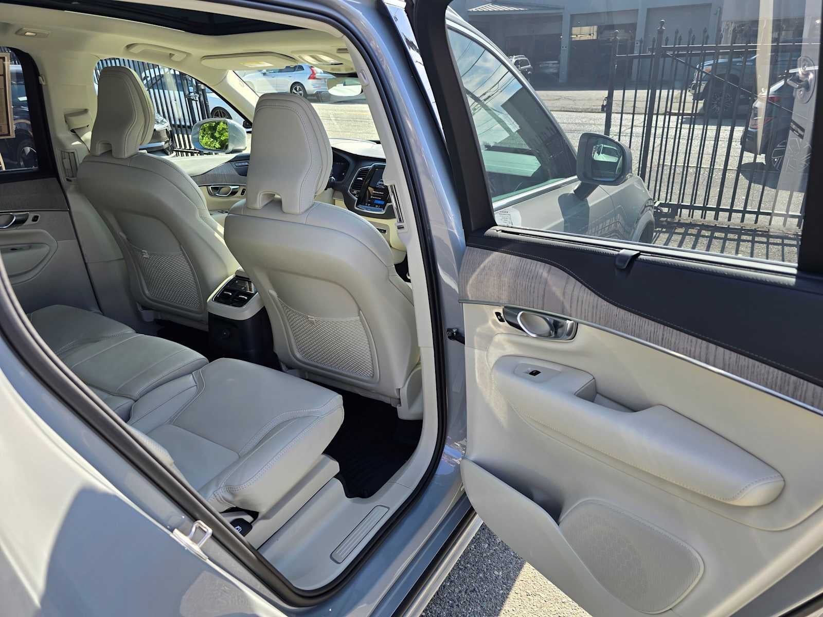 2025 Volvo XC90 Plug-In Hybrid Ultra