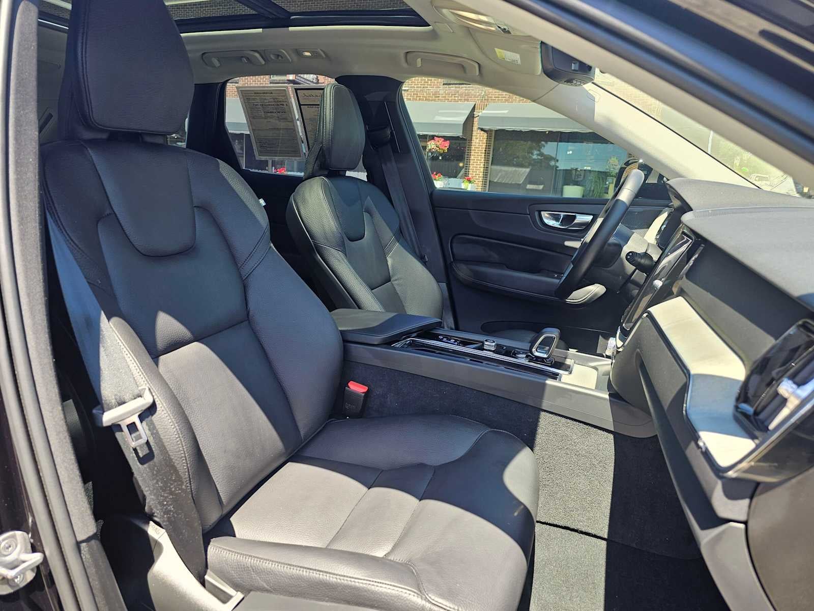 2025 Volvo XC60 Plug-In Hybrid Plus