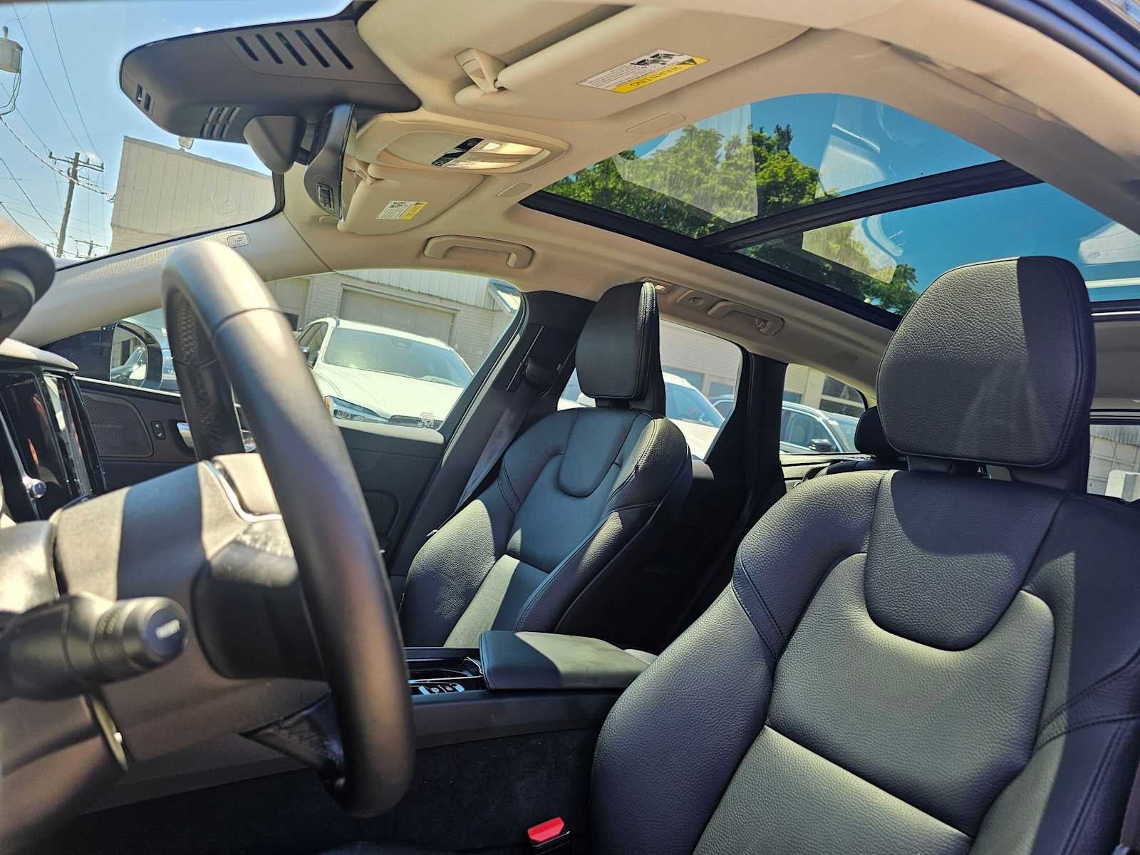 2025 Volvo XC60 Plug-In Hybrid Plus