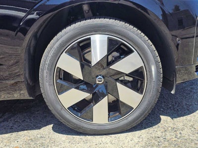 2025 Volvo XC60 Plug-In Hybrid Plus