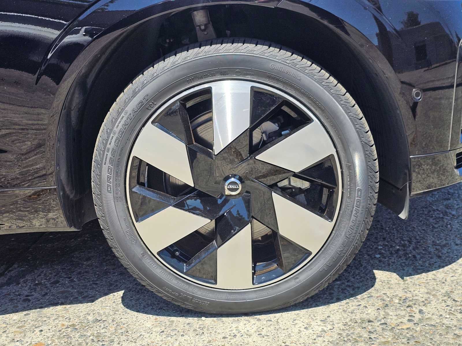 2025 Volvo XC60 Plug-In Hybrid Plus